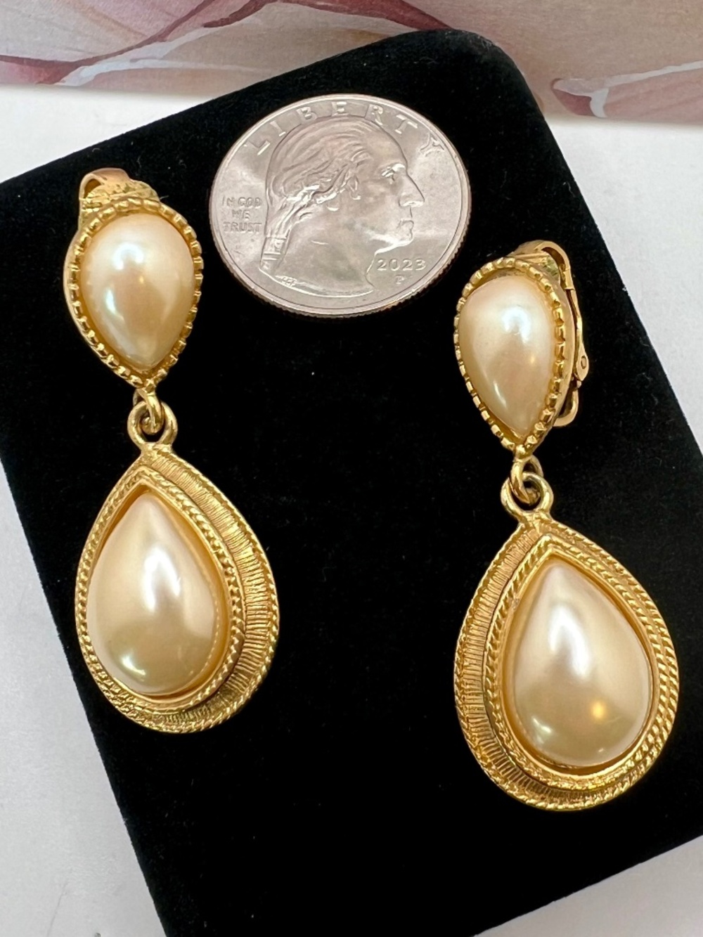 Sarah Coventry Pearl Teardrop Dangle CLIP Earrings - Picture 4 of 6